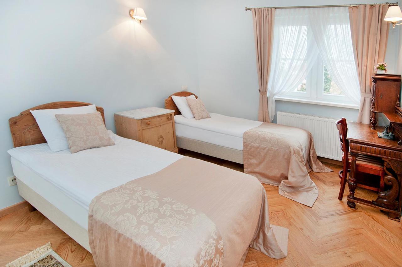 Palac W Debinie Krzeszkowice المظهر الخارجي الصورة